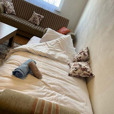 Centrum Apartments Prishtinë Ngoại thất bức ảnh