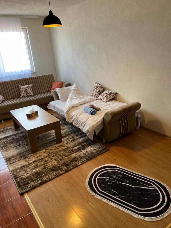 Centrum Apartments Prishtinë Ngoại thất bức ảnh