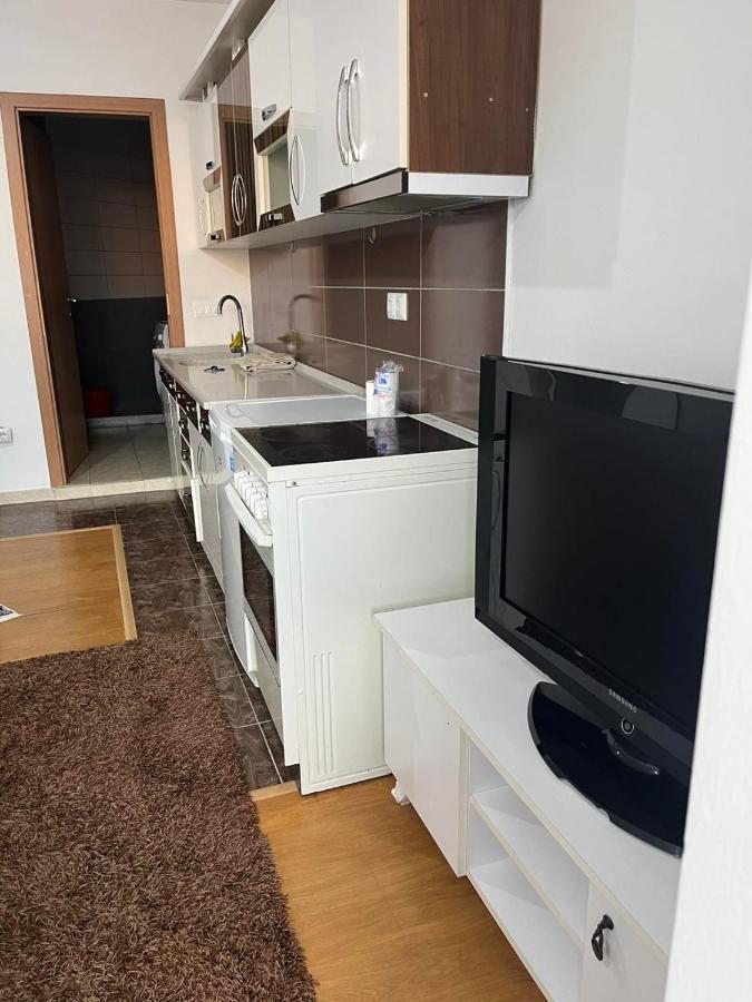 Centrum Apartments Prishtinë Ngoại thất bức ảnh