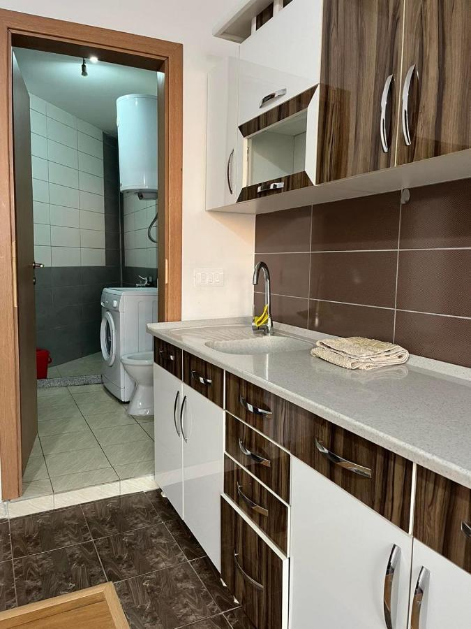Centrum Apartments Prishtinë Ngoại thất bức ảnh